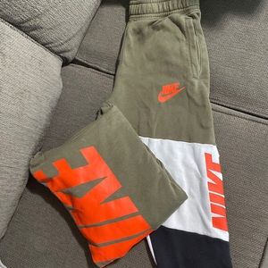 NIKE JOGGER SET